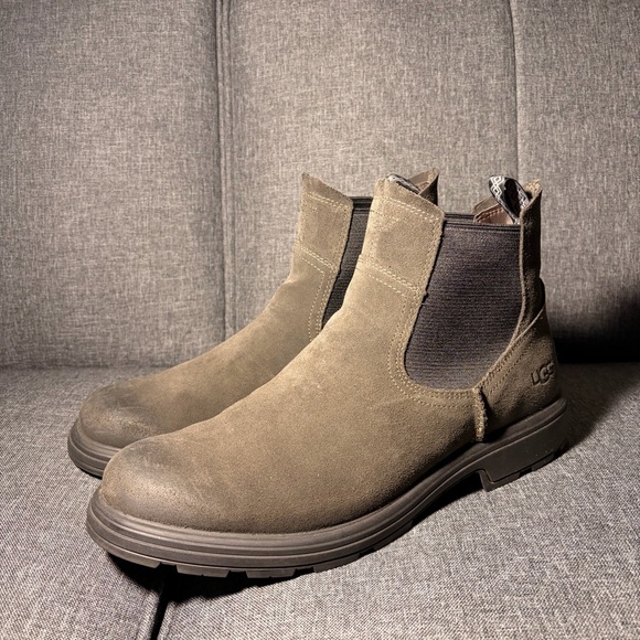 UGG Other - UGG Men’s Olive Green Suede Chelsea Boots